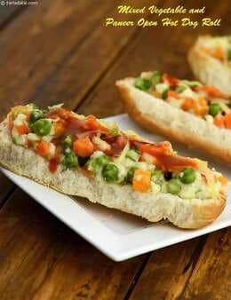 Mixed Vegetable And Paneer Open Hot Dog Roll