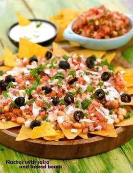 Nachos With Salsa And Baked Beans