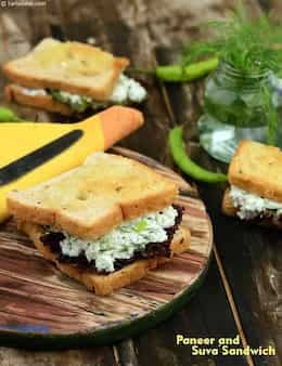 Paneer And Suva Sandwich