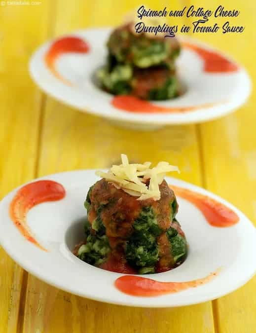 Spinach And Cottage Cheese Dumplings In Tomato Sauce
