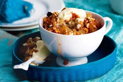 10-Minute Apple Berry Crumble