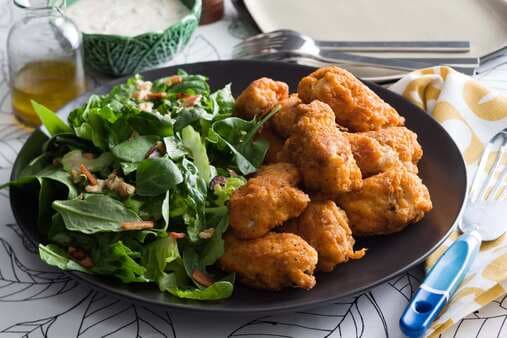 Buffalo Wings With Blue Cheese Sauce And Chopped Salad