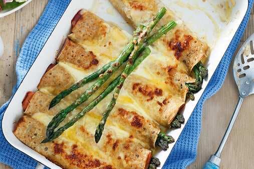 Cheesy Ham And Asparagus Crepes
