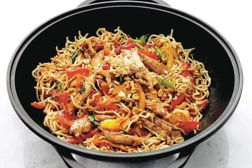 Chilli Chicken Noodles With Peanuts