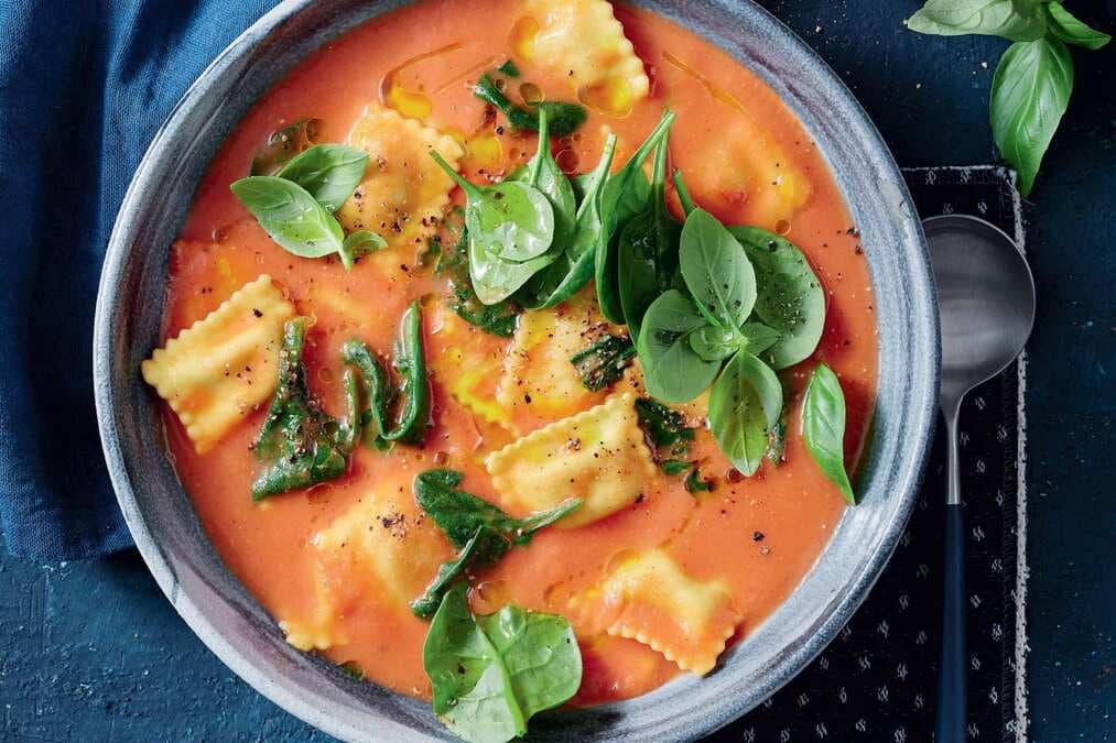 Creamy Vegan Tomato Soup With Spinach And Ricotta Ravioli