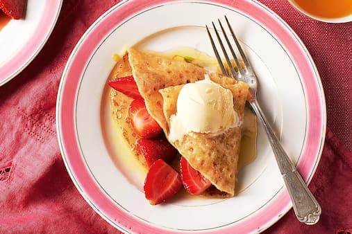 Crepes Suzette With Strawberries