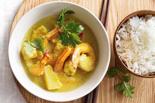 Curried Prawns With Pineapple And Rice