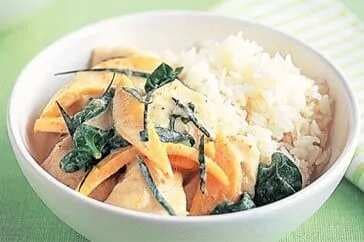 Green Fish Curry With Mango
