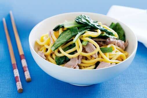 Noodles With Tuna And Asian Greens