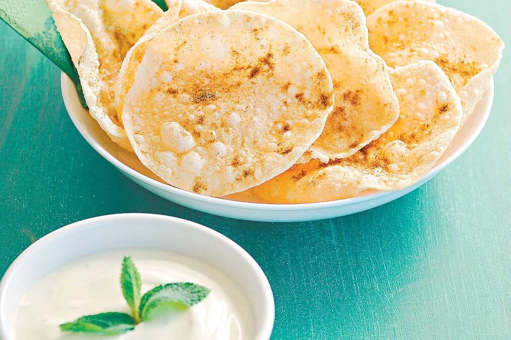 Pappadums With Mint And Yoghurt Dip