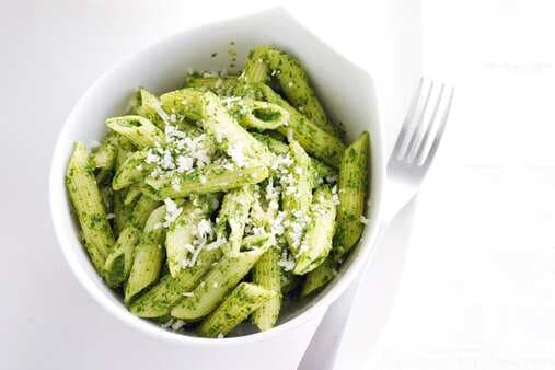 Penne With Spinach & Almond Pesto