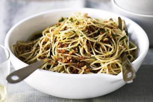 Spaghetti With Chilli And Garlic Crumbs