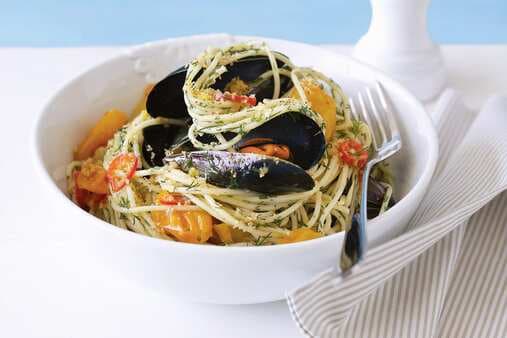 Spaghetti With Mussels And Anchovy Pangrattato