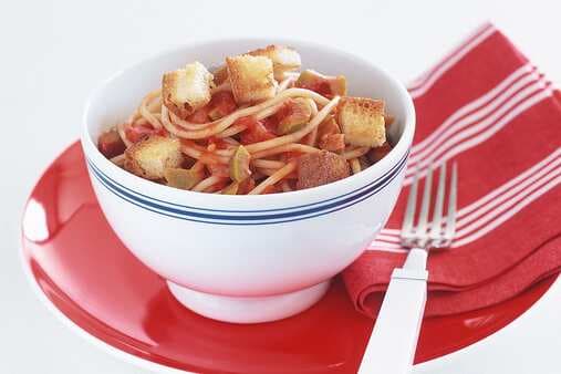 Spaghetti With Tomato-Olive Sauce