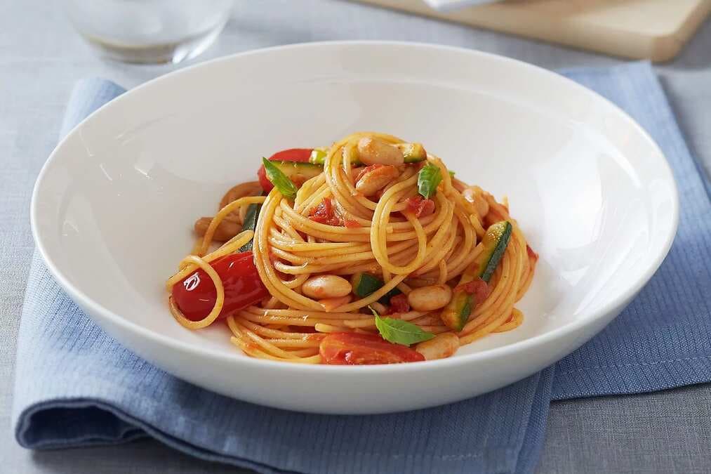 Spaghetti With Zucchini Cannellini Beans And Arrabbiata Sauce