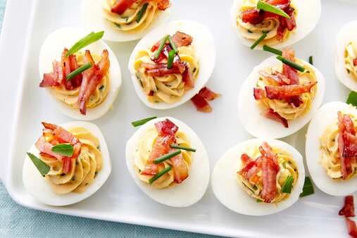 Sriracha Devilled Eggs With Candied Bacon