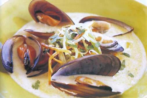 Steamed Mussels With Coconut & Lemon Grass
