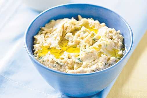 Yoghurt And Chickpea Dip