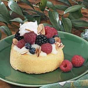 Berry Sponge Cakes