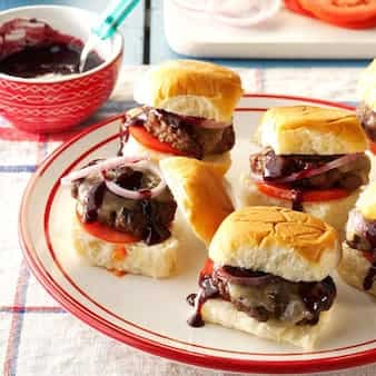 Sliders With Spicy Berry Sauce