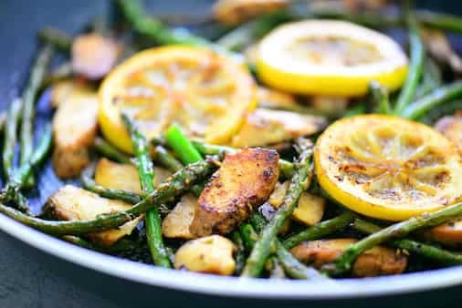 One Pan Lemon Chicken With Asparagus