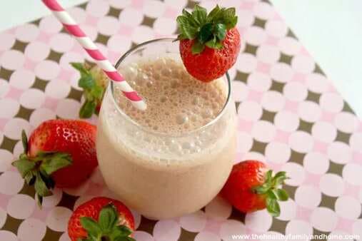 Raw Strawberry Protein Smoothie