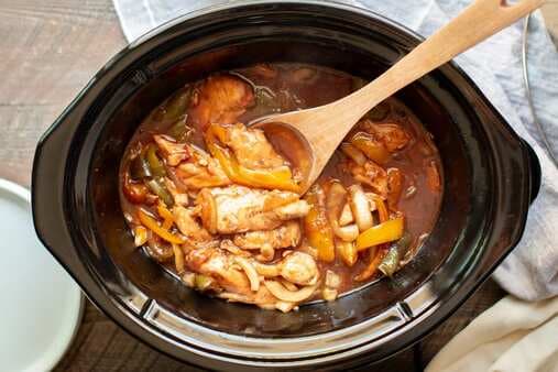 Slow Cooker Barbecue Chicken With Bell Peppers And Onions