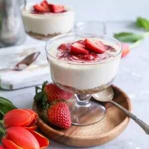 Vegan Strawberry Cheesecake Jars