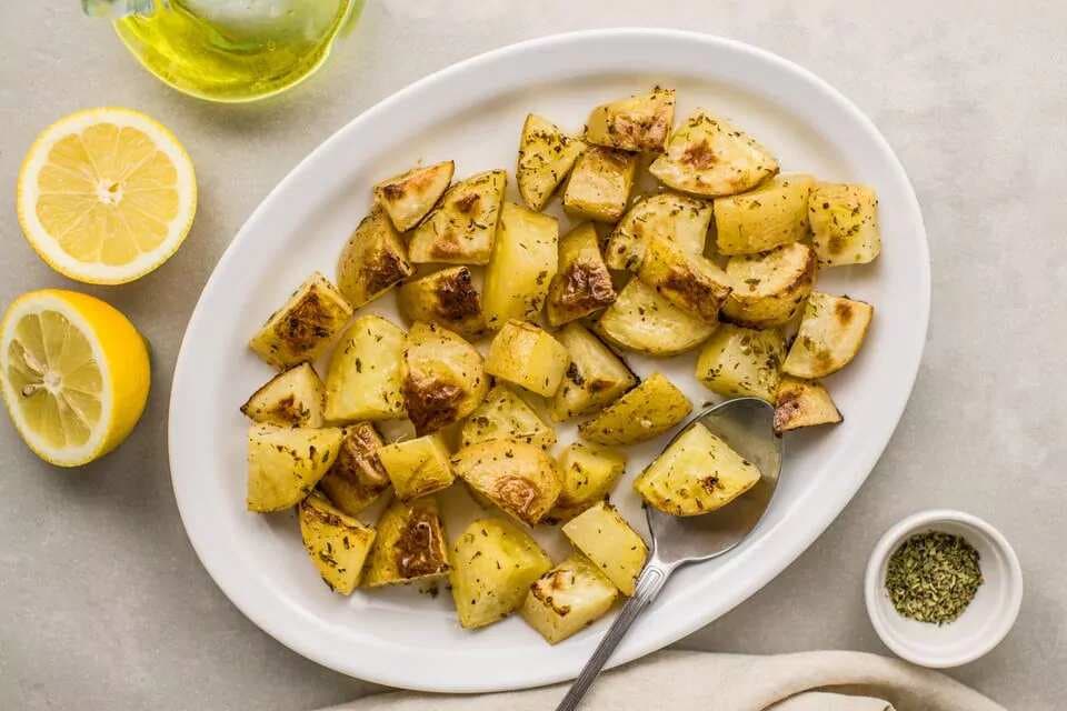 Lemony Greek Potatoes With Oregano And Garlic