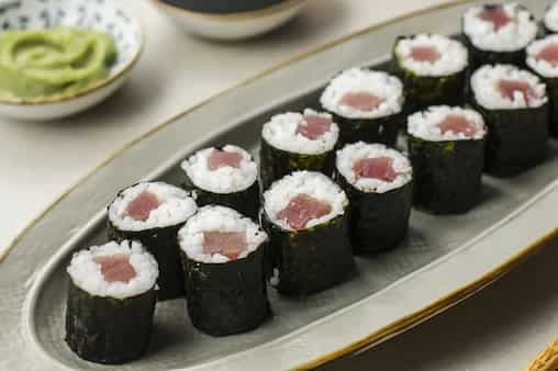 Tekkamaki Tuna Sushi Roll