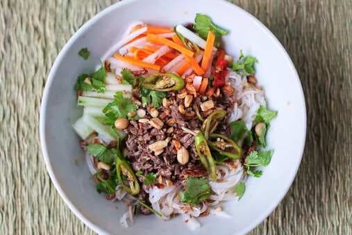 Vietnamese Noodle Salad With Lemongrass Beef