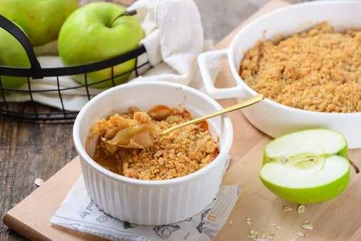 Apple Crisp With Oatmeal And Brown Sugar Topping