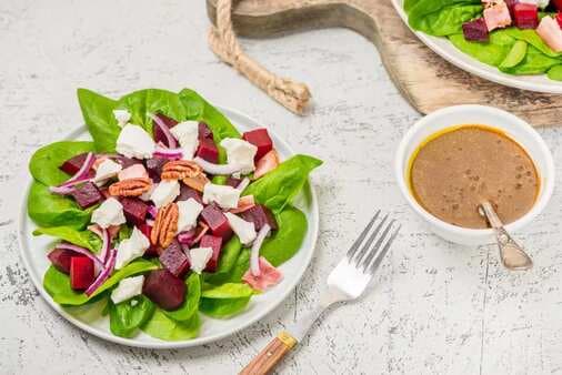 Beet Salad With Spinach And Honey Balsamic Vinaigrette