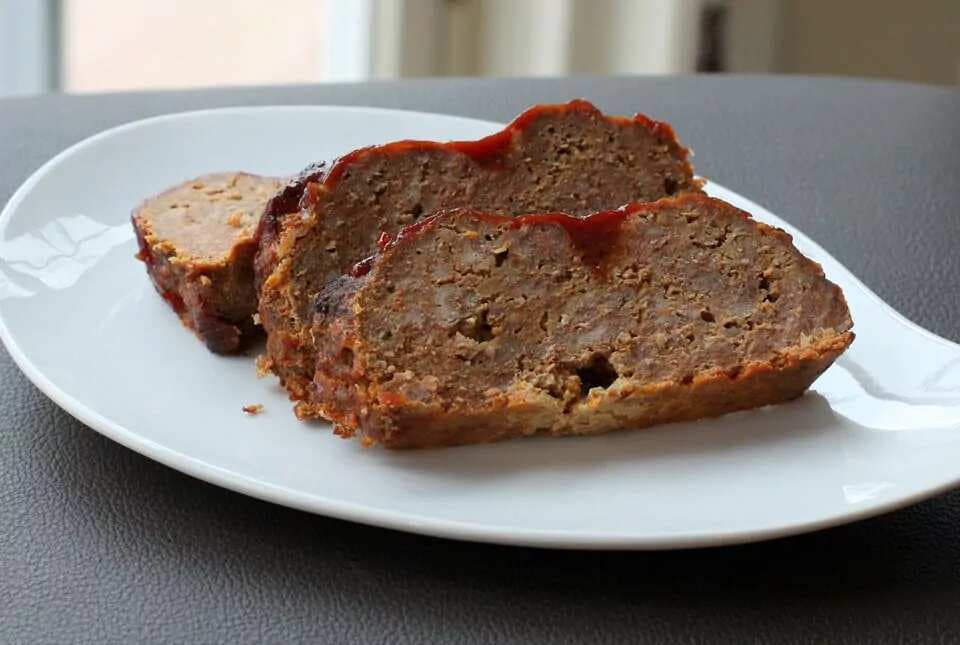 Cheddar Meatloaf And Tangy Sauce