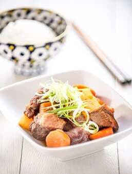 Chinese Daikon Carrot And Tomato Beef Stew