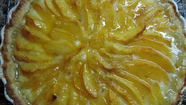 French Peach Tart With Pastry Cream