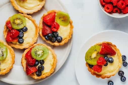 Fruit Tart With Pastry Cream Filling