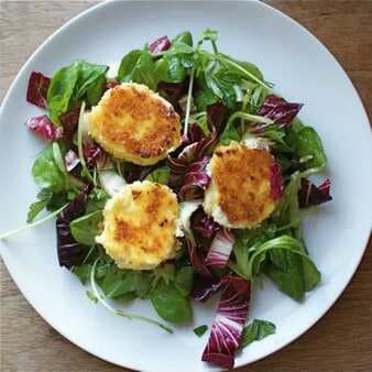 French Bistro Salad With Warm Goat Cheese Croutes