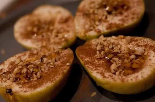 Grill-Baked Apples In Foil With Cinnamon And Sugar