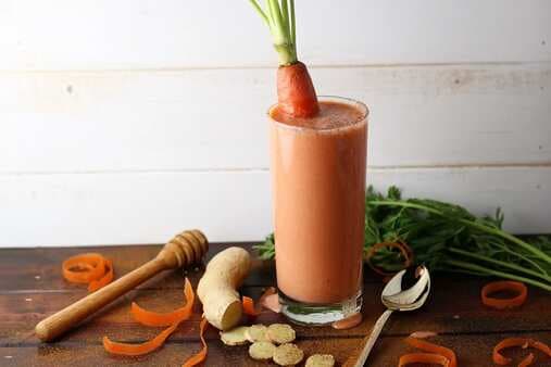 Clean Carrot, Ginger, Cinnamon And Vanilla Smoothie