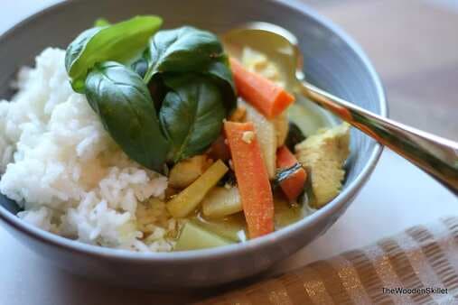Green Chicken Curry With Basil And Jasmine Rice