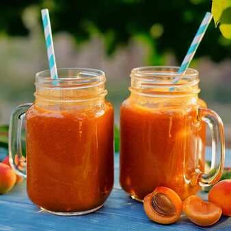 Moroccan Orange And Dried Apricots Smoothies