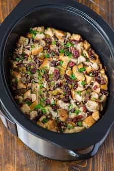 Crockpot Stuffing With Apples 