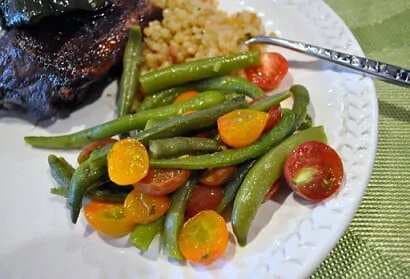 Green Beans With Basil And Cherry Tomatoes