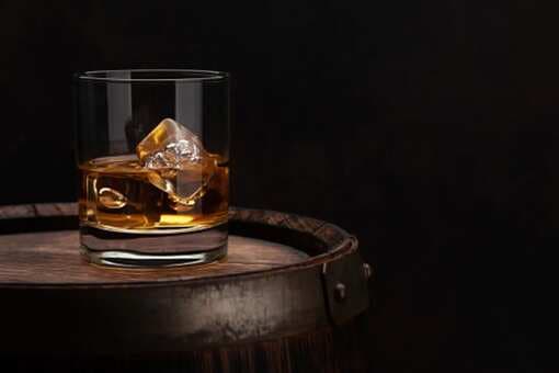 Whiskey Lover? Why You Shouldn't Mix Whiskey With Cold Water