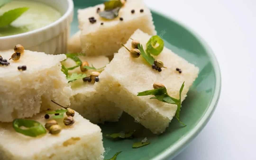 How To Make Low-Calorie Dhokla In The Microwave