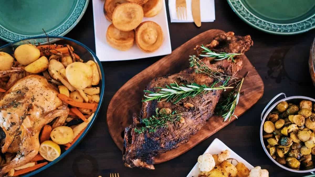 Christmas 2022: Eat Your Way Through A British Christmas Dinner
