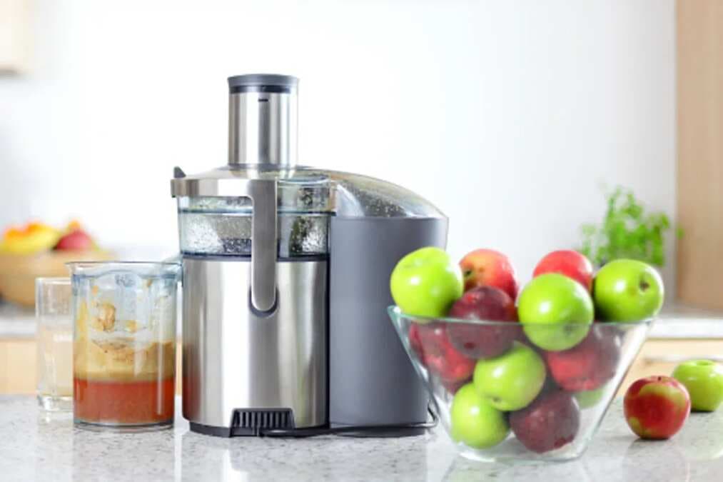 Want To Get A Juicer? Here Are 5 Things To Look Before You Shop