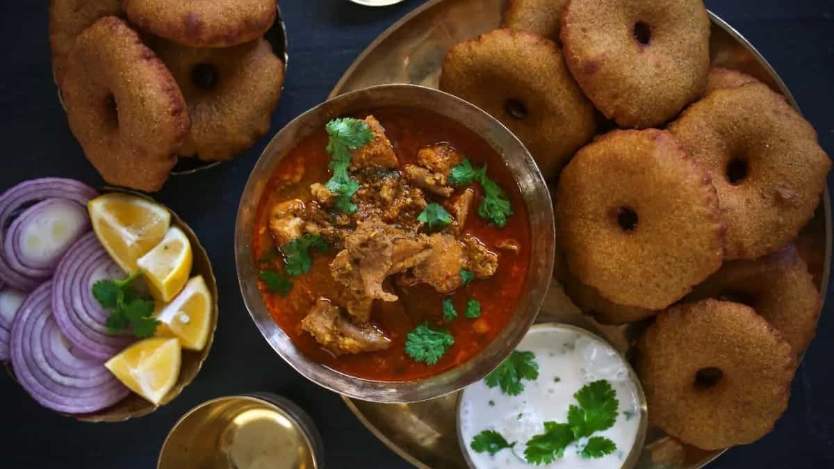 Malvani Kombi Vade Recipe, A Scrumptious Maharashtrian Dish 
