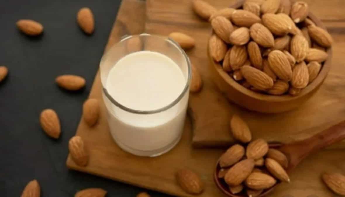 Here’s How To Make Plant-Based Almond Milk At Home